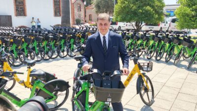 İzmir Büyükşehir Belediyesi’nin İZULAŞ şirketi tarafından işletilen bisiklet paylaşım sistemi