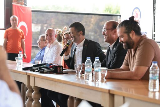 Denizli Büyükşehir Belediye Başkanı Bülent Nuri Çavuşoğlu, Denizli’de görev yapan