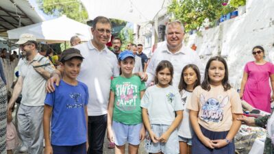 Urla'da düzenlenen Barbaros Oyuk (Korkuluk) Festivali, renkli görüntülere ve coşkulu