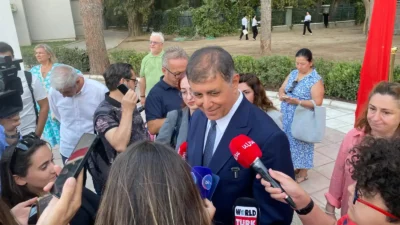 İzmir Büyükşehir Belediye Başkanı Cemil Tugay, İZBETON Genel Müdürü Gökhan