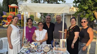 Bayraklı Belediyesi’nin Mansuroğlu Mahallesi’nde düzenlediği Kadın Emeği Pazarı, ziyaretçi akınına