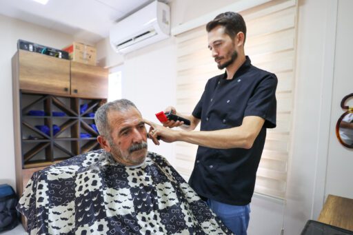 Buca Belediyesi’nin, ilçede yaşayan 60 yaş üstü vatandaşların sosyal hayatla