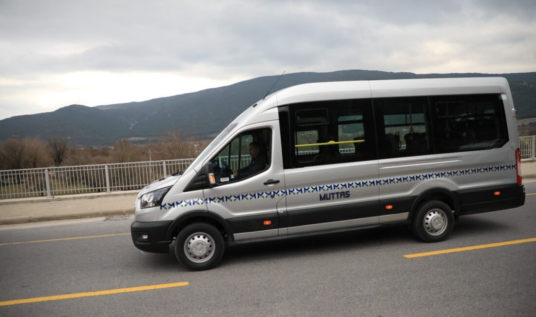 Büyükşehir’den 51 Yeni Ulaşım Hattı Toplu taşıma ağını genişleten Büyükşehir, 11 ilçede 127 mahalleyi kapsayan