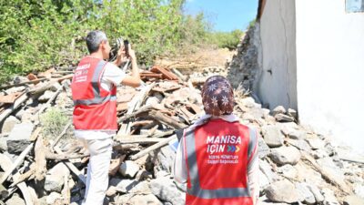 Manisa Büyükşehir Belediyesi, Balıkesir Sındırgı depreminde zarar gören Kırkağaç’a bağlı