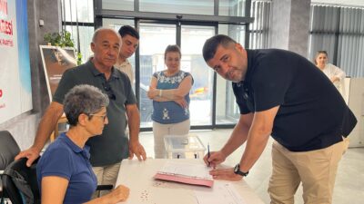 Cumhuriyet Halk Partisinde Kongre takviminin açıklanmasının ardından CHP İzmir örgütünde
sandıklar