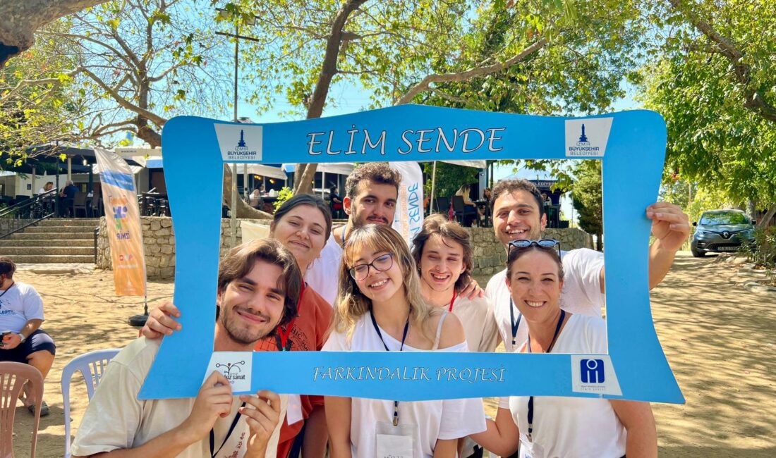 Değişim seninle başlar İzmir Büyükşehir Belediyesi'nin nin 22-24 Ağustos tarihleri arasında düzenlediği “Değişim