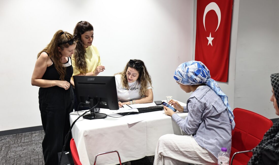 Denizli Büyükşehir’in ücretsiz YKS tercih danışmanlığı sürüyor Denizli Büyükşehir Belediyesi, üniversite hayali kuran gençlerin doğru ve bilinçli