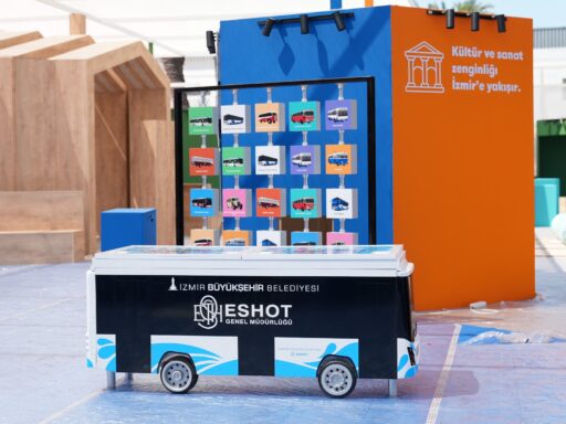 İzmir Büyükşehir Belediyesi ESHOT Genel Müdürlüğü, ticaret ve eğlencenin harmanlandığı