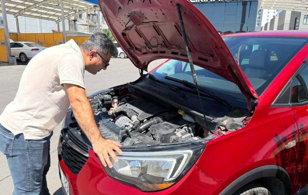 Engelli çocuğu için sıfır araç alan aile, 5 yıldır arızalarla