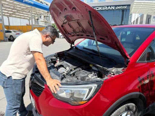 Engelli çocuğu için sıfır araç alan aile, 5 yıldır arızalarla