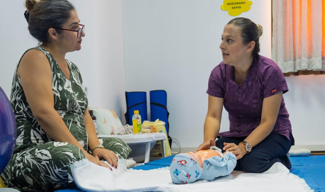 İzmir Büyükşehir Belediyesi Eşrefpaşa Hastanesi, anne adaylarına yönelik Gebe Okulu’nu