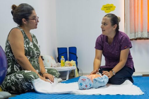 İzmir Büyükşehir Belediyesi Eşrefpaşa Hastanesi, anne adaylarına yönelik Gebe Okulu’nu