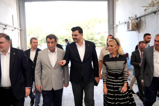 Eyyüp Kadir İnan 1 yıl içinde belediyeleri 5 yıl geriye götürdünüz