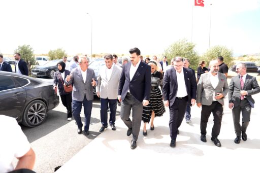 Eyyüp Kadir İnan 1 yıl içinde belediyeleri 5 yıl geriye götürdünüz