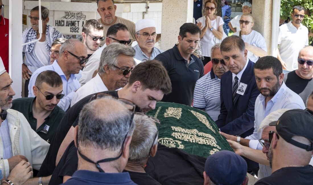İzmir Büyükşehir Belediye Başkanı Dr. Cemil Tugay, 1989-1999 yılları arasında