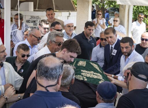 İzmir Büyükşehir Belediye Başkanı Dr. Cemil Tugay, 1989-1999 yılları arasında