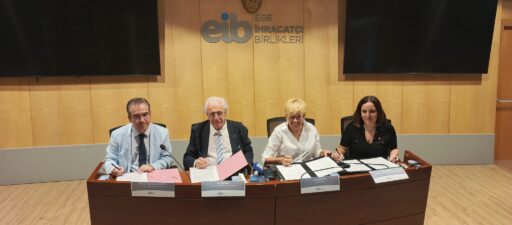 İzmir'de 88 ülkeden gelen uluslararası öğrencilere özel dış ticaret eğitim