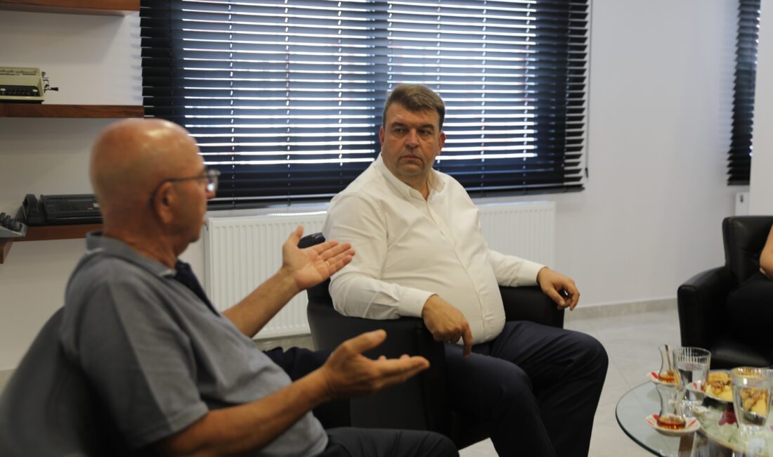 Belediye Başkanı İsmail Yetişkin, Belediye Başkan Yardımcısı Gökhan Pehlivan ve