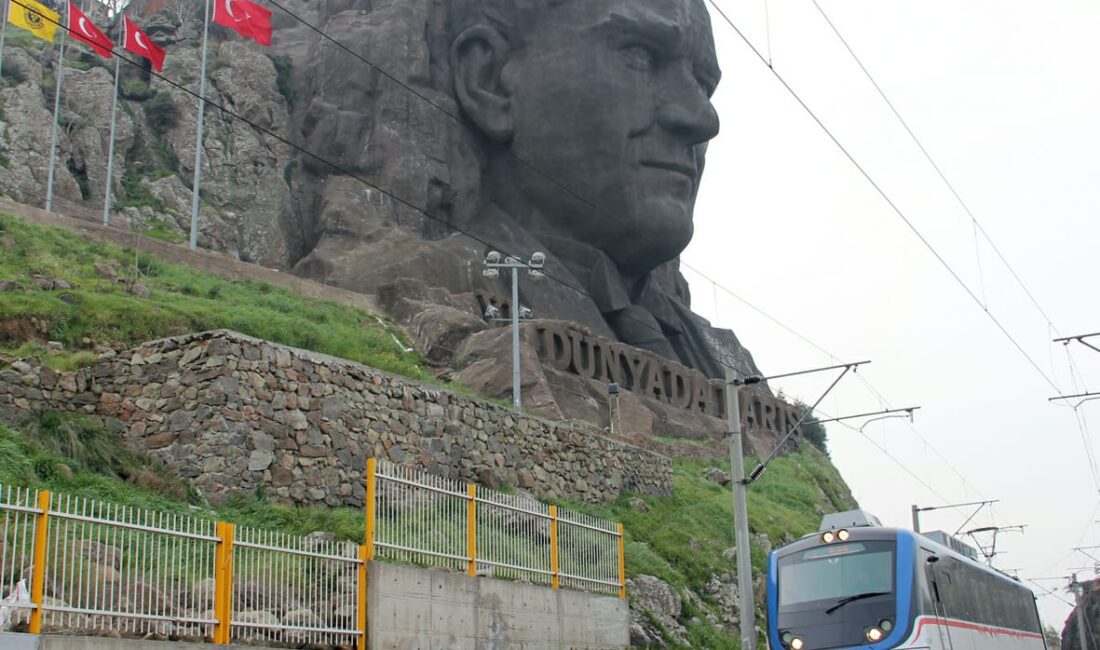 İzmir Büyükşehir Belediyesi, İzmir Banliyö Sistemi’nde (İZBAN) görev yapan personelin