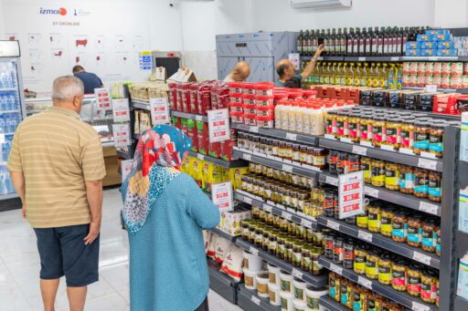 İZMAR 10’uncu mağazaya ulaştı