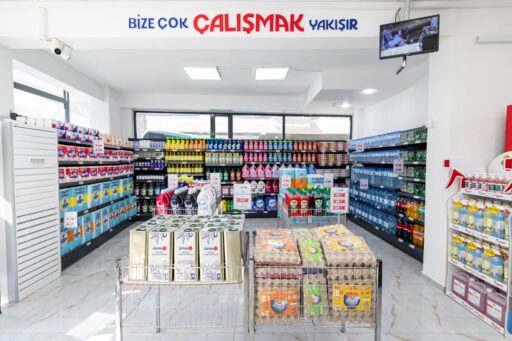 İZMAR 10’uncu mağazaya ulaştı