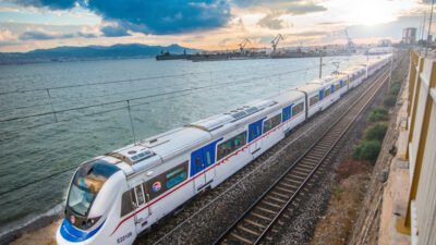 İzmir İZBAN'da yeni tarife başladı. Tam ücret sabit kalırken öğrenci