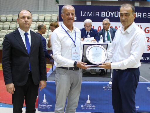 İzmir Büyükşehir Belediyesi Spor Kulübü’nde olağanüstü genel kurul gerçekleşti. Seçimde