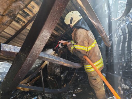 İzmir İtfaiyesi Konak’taki yangına anında müdahale