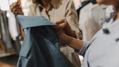 Hilltown Karşıyaka Pull&Bear çalışanı Akile Sarıçiçek, mobbing, düşük maaş ve