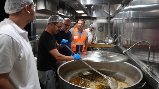 İzmir’den Balıkesir’e yardım köprüsü