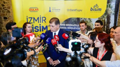 İzmir Büyükşehir Belediye Başkanı Dr. Cemil Tugay, kent ulaşımına çağ