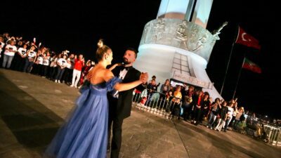 Karşıyaka Belediyesi, Cumhuriyet'in 102. yılı onuruna özel, ücretsiz bir salon