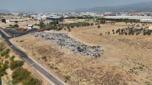 İzmir'in Kemalpaşa ilçesinde çöp toplama ve transfer süreçlerinde yaşanan aksaklıklar,