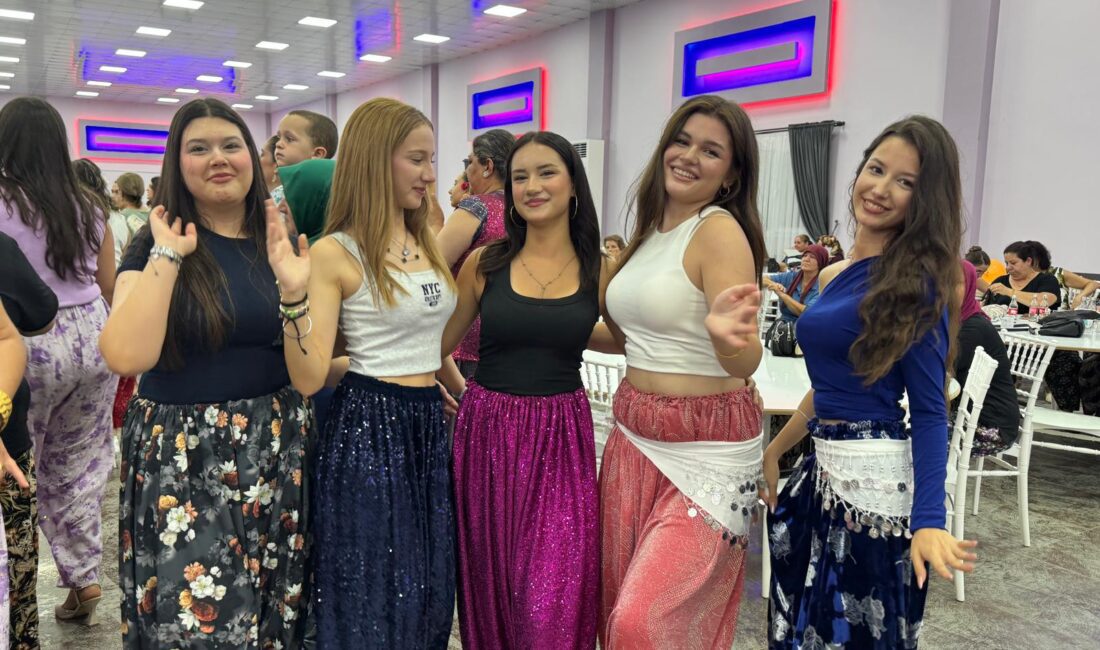 Menemen Maltepe Köyü’nde ilk şalvar gecesi: kadınlar birlik ve eğlenceyle buluştu! İzmir’in Menemen ilçesine bağlı Maltepe Köyü’nde, kadınları bir araya getirmek