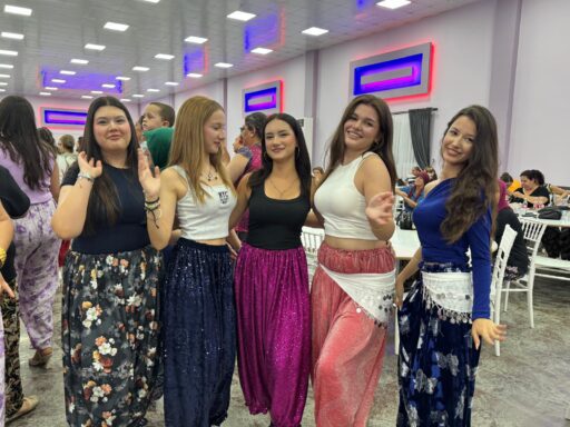 İzmir’in Menemen ilçesine bağlı Maltepe Köyü’nde, kadınları bir araya getirmek