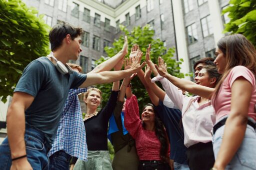 Muğla Büyükşehir Belediyesi, gençlerin toplumsal hayata daha aktif katılmalarını desteklemek,