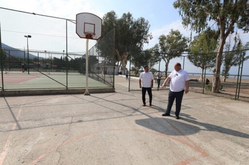 Menderes Belediyesi, Özdere spor kompleksi, spor sahası yenileme, İlkay Çiçek, halı saha, tenis kortu, basketbol sahası, Menderes spor yatırımları