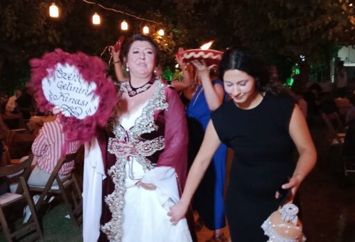 Özenç ve Yusuf’un Rüya Gibi Düğünü Bornova’yı Büyüledi