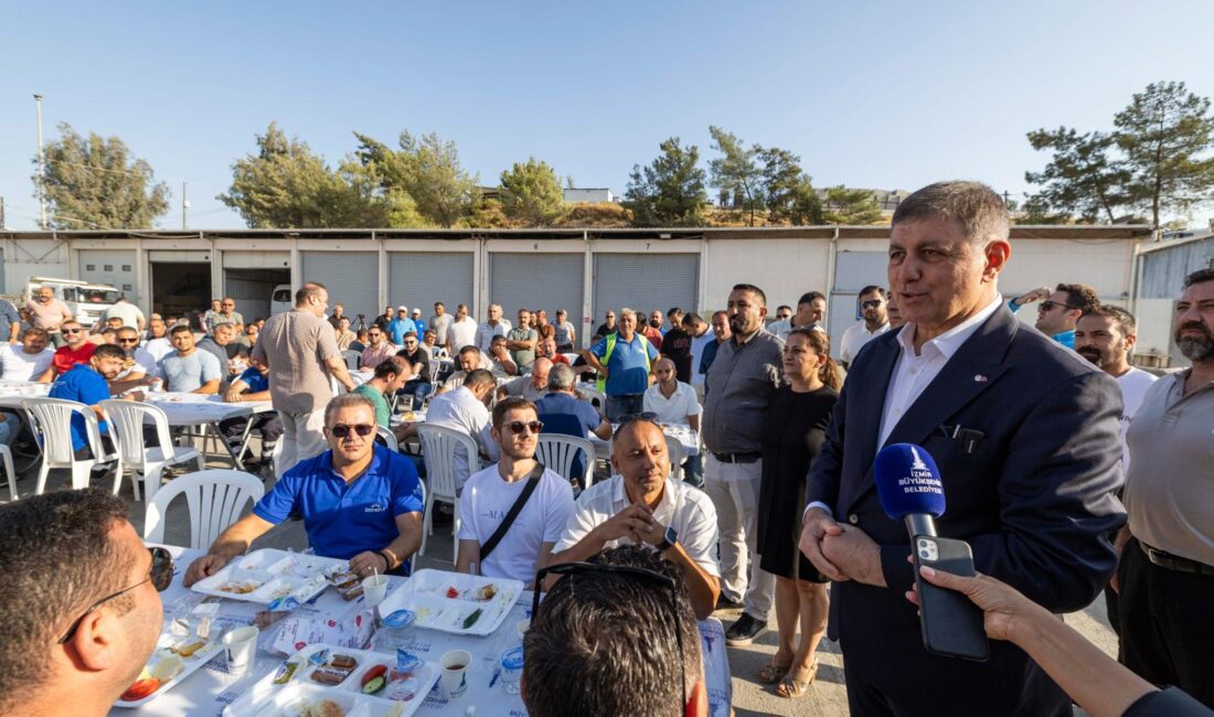 İzmir Büyükşehir Belediye Başkanı Dr. Cemil Tugay, cuma günü sabahın