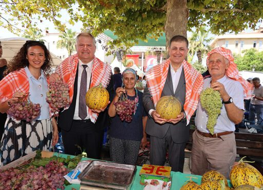 Urla’nın 2 bin 600 yıllık Bağ Bozumu Şenliği başladı