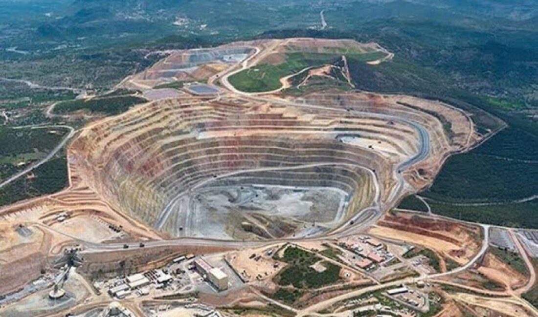 Uşak’ta Su Krizi: Altın Madeni, 250 Bin Kişinin Suyundan Fazlasını Tüketti Uşak’ta barajlar kurudu, şehre günde 6 saat su veriliyor. Tüprag