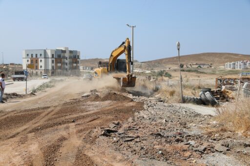 Vatandaş istedi, Seferihisar'da yol yenileme başladı