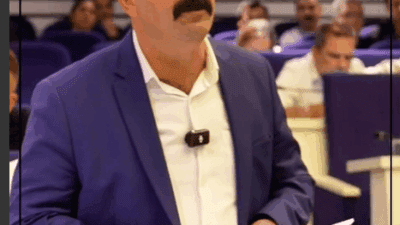 Buca Belediyesi Meclis Üyesi Veli Balyemez (AK Parti), meclis toplantısında