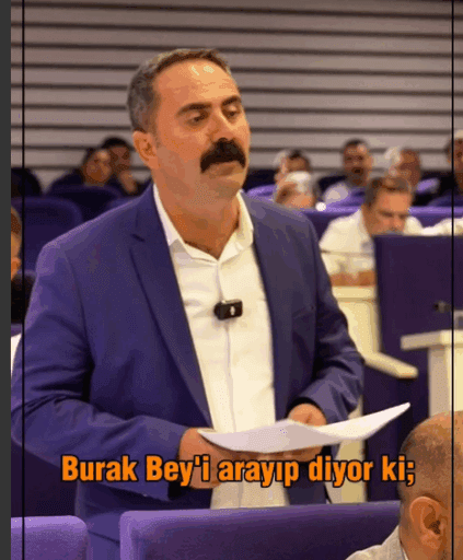 Buca Belediyesi Meclis Üyesi Veli Balyemez (AK Parti), meclis toplantısında