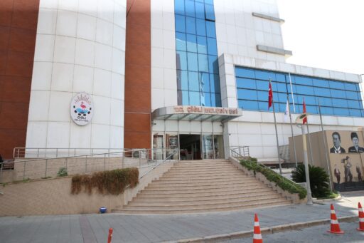 Çiğli Belediyesi’nin “Çiğli’nin Yıldızları” burs programına başvurular başladı. Öğrenciler, 19