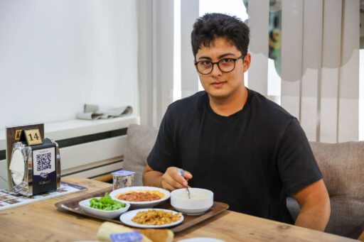 Buca’da 4 çeşit yemek 50 lira