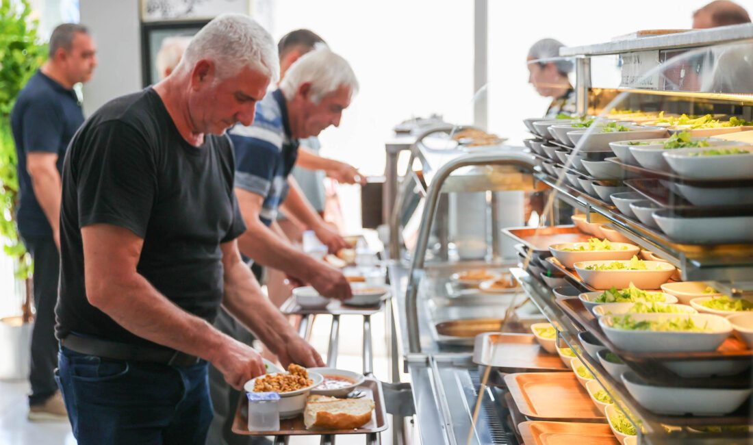 Buca Kent Lokantalarında çorba, ana yemek, yardımcı yemek ve tatlıdan