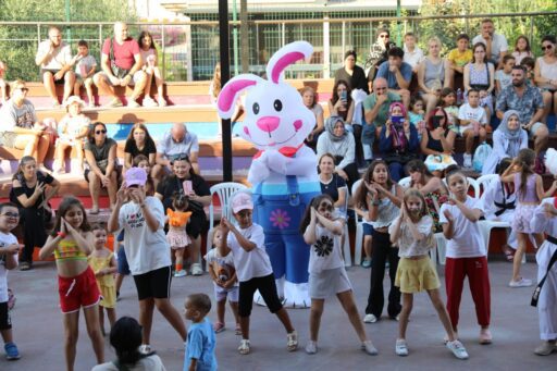 Seferihisar Belediyesi ve İzmir Büyükşehir Belediyesi iş birliğiyle düzenlenen Çocuk