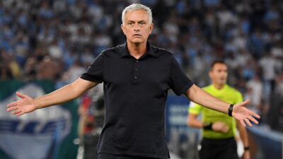 Fenerbahçe, teknik direktör Jose Mourinho ile yollarını ayırdığını duyurdu. Sarı-lacivertliler,