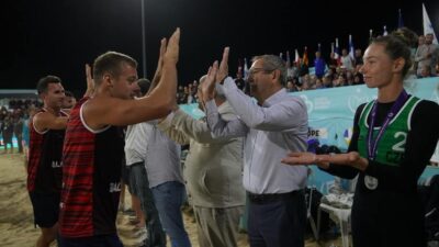 Plaj Voleybolu Erkek Milli Takımı, Ayvalık Sarımsaklı Plajı’nda düzenlenen VW